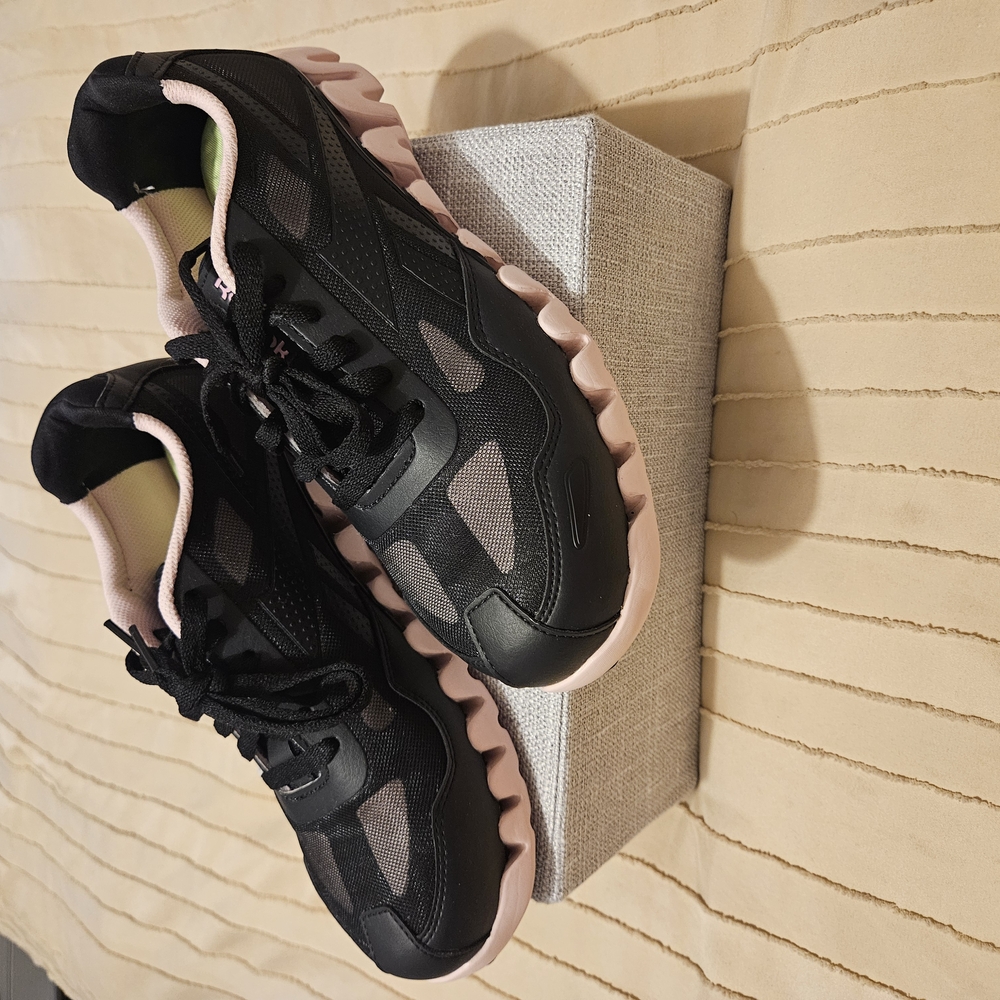 Stylish Black and Pink Women's Sneakers